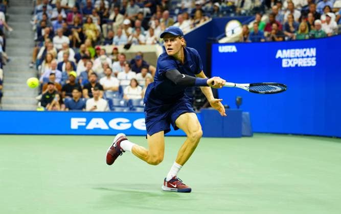 Jannik Sinner in semi-final action 2025 US Open, Day Thirteen, USTA Billie Jean King National Tennis Center, New York, USA - 05 Sept 2025New York USTA Billie Jean King National T New York (NY) United States of America  Copyright: xJavierxGarcia Shutterstockx 15467793bp