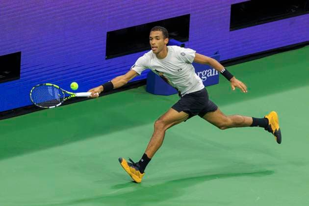 September 5, 2025, Flushing Meadows, New York, USA: Felix Auger-Aliassime hits a running forehand during his semifinals match against Jannik Sinner on Day 13 of the 2025 US Open at USTA Billie Jean King National Tennis Center on Friday September 5, 2025 in the Flushing neighborhood of the Queens borough of New York City. JAVIER ROJAS PI Flushing Meadows USA - ZUMAp124 20250905_zaa_p124_124 Copyright: xJavierxRojasx