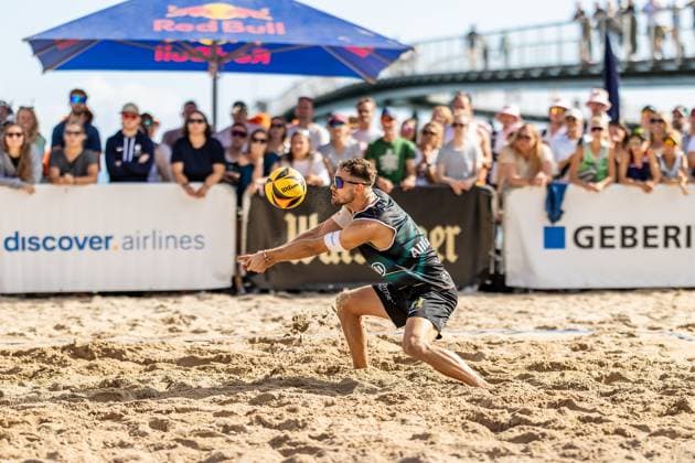 Beachvolleyball I Deutsche Meisterschaften 2025 I Timmendorfer Strand I Tag 3 I 06.09.2025 Abwehr Jonas Sagstetter (Eintracht Spontent) Timmendorfer Strand Schleswig-Holstein Deutschland Copyright: xLobeca JasperxLorenzx