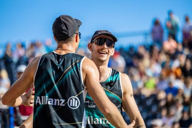 Beachvolleyball I Deutsche Meisterschaften 2025 I Timmendorfer Strand I Tag 3 I 06.09.2025 Sven Winter (Eintracht Spontent) und Lukas Pfretzschner (Eintracht Spontent) freuen sich über einen Punkt Timmendorfer Strand Schleswig-Holstein Deutschland Copyright: xLobeca JasperxLorenzx