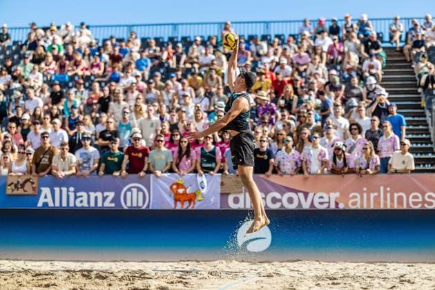 Beachvolleyball I Deutsche Meisterschaften 2025 I Timmendorfer Strand I Tag 3 I 06.09.2025 Aufschlag Sven Winter (Eintracht Spontent) Timmendorfer Strand Schleswig-Holstein Deutschland Copyright: xLobeca JasperxLorenzx