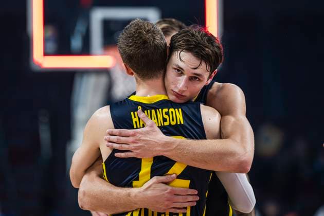 250906 Ludvig Hakanson and Pelle Larsson of Sweden look dejected after the FIBA Eurobasket 2025 championship round of 16 game between Turkey and Sweden on September 6, 2025 in Riga. Photo: Maxim ThorÃ BILDBYRAN kod MT MT0861 basket basketball basket-em basket-em 2025 em fiba eurobasket 2025 european championships sverige turkey sweden bbeng attondelsfinal depp Copyright: MAXIMxTHORE BB250906MT096