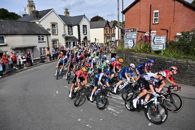 2025 Lloyds Tour of Britain Picture by Bruce Rollinson SWpix.com - 06 09 2025 - Cycling - 2025 Lloyds Tour of Britain - Stage 5: Pontypool to The Tumble - The Peloton Copyright: x xSWpix.comx(t axPhotographyxHubxLtd)xBrucexRollinson SWpix.comx SWP-3069-2554