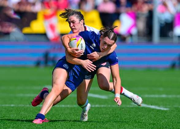 Canada v Scotland, Exeter, UK - 6 Sept 2025 Emma Orr of Scotland on the break is tackled by Taylor Perry of Canada during the Women s Rugby World Cup 2025 Pool B match between Canada and Scotland at the Sandy Park Stadium on September 6, 2025 in Exeter, England. (Photo by Phil Mingo PPAUK) Exeter Sandy Park Devon GBR Copyright: xPhilxMingo PPAUKx PPA-211401