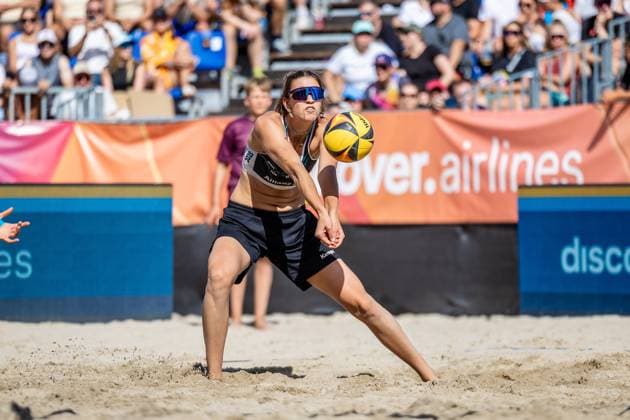 Beachvolleyball I Deutsche Meisterschaften 2025 I Timmendorfer Strand I Tag 3 I 06.09.2025 Janne Uhl (Eintracht Spontent) baggert Timmendorfer Strand Schleswig-Holstein Deutschland Copyright: xLobeca JasperxLorenzx