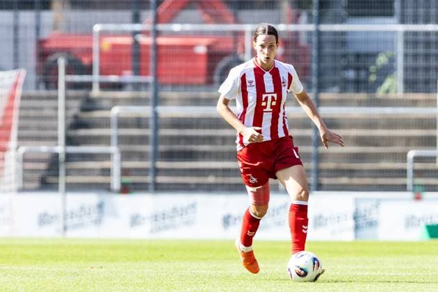 Google Pixel Frauen-Bundesliga: 1.FC Köln Frauen - RB Leipzig Frauen; 06.09.2025 Sara Agrez (1.FC Köln Frauen, 4) Google Pixel Frauen-Bundesliga: 1.FC Köln Frauen - RB Leipzig Frauen; Franz-Kremer-Stadion, Köln; 06.09.2025 Copyright: xBEAUTIFULxSPORTS Buriakovx