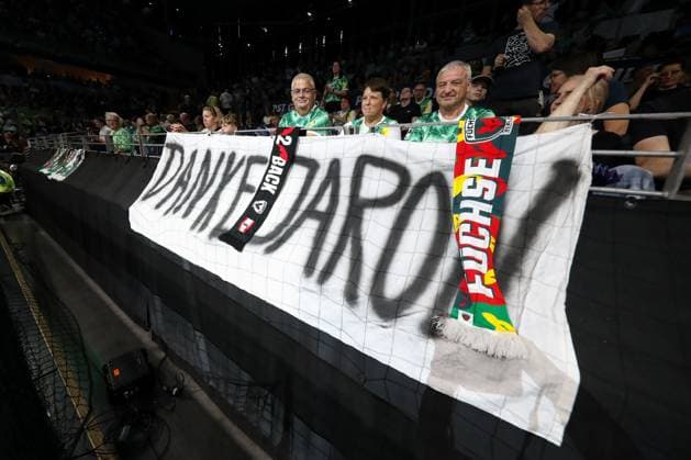 06.09.2025, xtgx, Füchse Berlin - SC Magdeburg v.l. Spruchband Banner Danke Jaron für Jaron Siewert Berlin