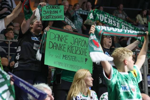 06.09.2025, xtgx, Füchse Berlin - SC Magdeburg v.l. Spruchband Banner für Jaron Siewert und Stefan Kretzschmar Berlin