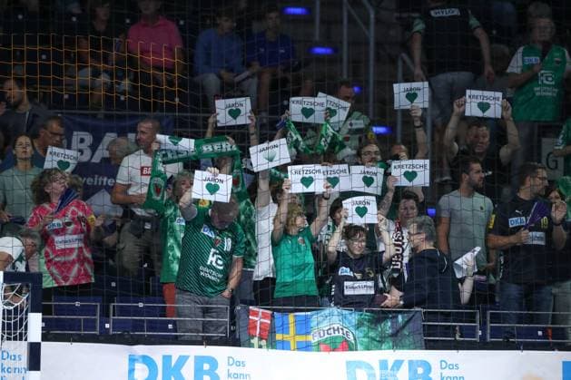 06.09.2025, xtgx, Füchse Berlin - SC Magdeburg v.l. Spruchband Banner für Jaron Siewert und Stefan Kretzschmar Berlin