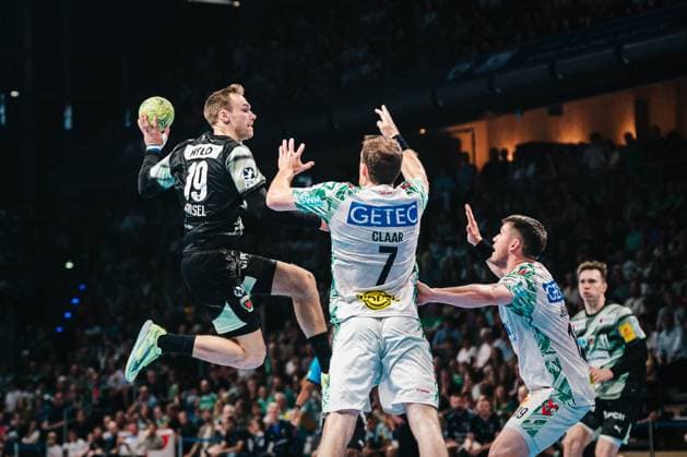 HBL: Füchse Berlin vs. SC Magdeburg, 06.09.25 Mathias Gidsel (Füchse Berlin, 19) wirft aufs Tor; Füchse Berlin vs. SC Magdeburg am 06.09.2025 in der Max-Schmeling-Halle, Berlin Copyright: xBEAUTIFULxSPORTS Tonhäuserx