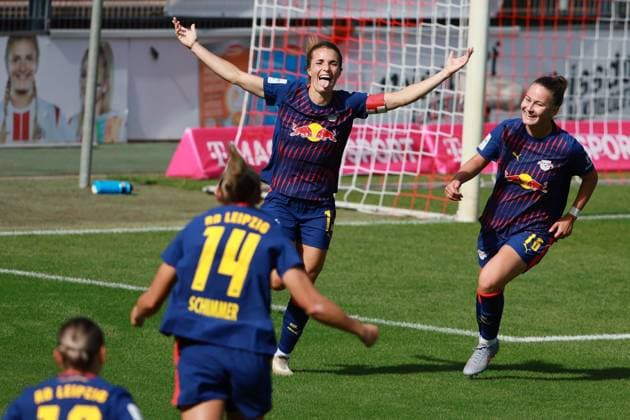 1.FC Köln vs. RB Leipzig, Fussball Frauen, 1. Bundesliga, Jubel nach dem Tor zum 2:0 für Leipzig durch Sandra Starke (Leipzig), Bild: , 06.09.25