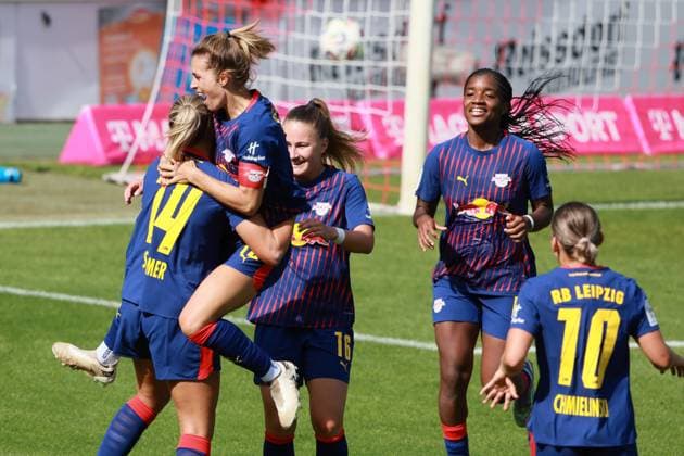 1.FC Köln vs. RB Leipzig, Fussball Frauen, 1. Bundesliga, Jubel nach dem Tor zum 2:0 für Leipzig durch Sandra Starke (Leipzig), Bild: , 06.09.25