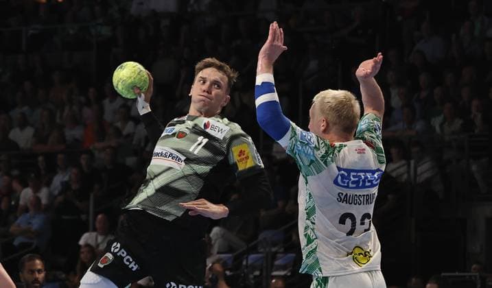 Lasse Andersson, Magnus Saugstrup Zweikampf Spielszene Aktion Handball HBL Bundesliga Herren 3. Spieltag Saison 2025 2026 06.09.2025 Füchse Berlin vs SC Magdeburg SCM