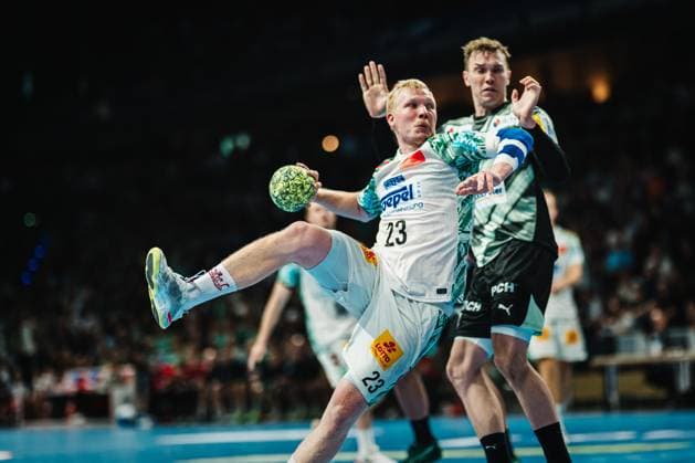 HBL: Füchse Berlin vs. SC Magdeburg, 06.09.25 Magnus Saugstrup (SC Magdeburg, 23) wirft aufs Tor; Füchse Berlin vs. SC Magdeburg am 06.09.2025 in der Max-Schmeling-Halle, Berlin Copyright: xBEAUTIFULxSPORTS Tonhäuserx