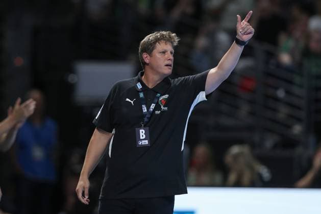 06.09.2025, xtgx, Füchse Berlin - SC Magdeburg v.l. Nicolej Krickau (Berlin, Trainer) enttaeuscht, schaut enttaeuscht, niedergeschlagen, disappointed Berlin