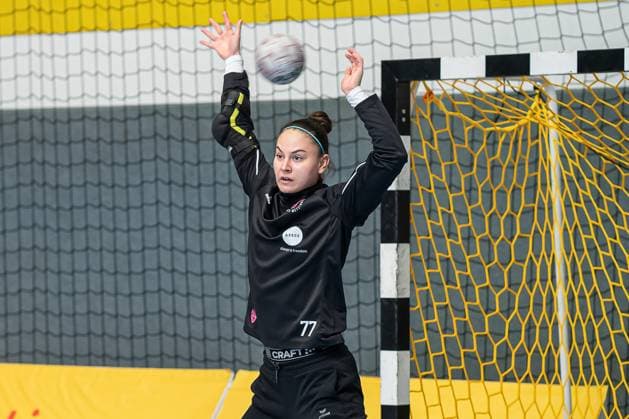 Sara Suba (TUS Metzingen, 77) beim Aufwaermen GER, HSG Blomberg-Lippe vs. TuS Metzingen, Handball, ALSCO Frauen Bundesliga, Saison 2025 2026, 2. Spieltag, 06.09.2025. GER, HSG Blomberg-Lippe vs. TuS Metzingen, Handball, ALSCO Frauen Bundesliga, Saison 2025 2026, 2. Spieltag, 06.09.2025. Blomberg Copyright: xEibner-Pressefoto TimonxPetersx EP_EER