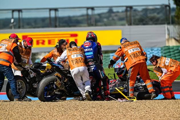 Foto IPP Atti Lauro Magny Cours 06 09 2025 MotociclismoCampionato WorldSuperbike 2025 French Round - gara 1 nella foto-crash,65 REA JonathanGBRYamaha YZF R1 Pata Maxus Yamaha,5 MONTELLA Yari ITA Ducati Panigale V4R Barni Spark Racing Team Italy Photo Press - World Copyright Magny Cours italy Francia ITALY  Copyright: xR4924_italyphotopressx