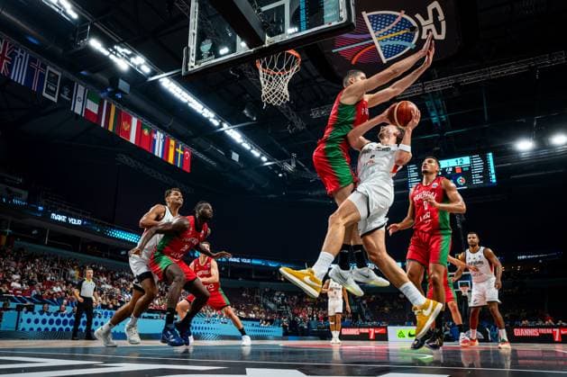 Basketball Riga 06.09.2025 DBB Länderspiel Männer Herren EuroBasket 2025 Achtelfinale Deutschland (GER) - Portugal (POR) Franz Wagner (Deutschland, No.09) Daniel Relvao (Portugal, No.14) *** Basketball Riga 06 09 2025 DBB International Match Men Men EuroBasket 2025 Round of 16 Germany GER Portugal POR Franz Wagner Germany, No 09 Daniel Relvao Portugal, No 14