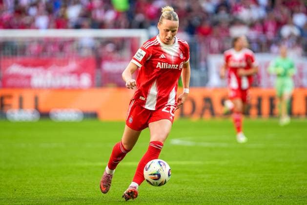 Fussball: Frauen-Bundesliga, 1. Spieltag, FC Bayern München - Bayer Leverkusen am 06.09.2025 in München (Allianz Arena), Deutschland, Saison 2025 2026 DFL REGULATIONS PROHIBIT ANY USE OF PHOTOGRAPHS AS IMAGE SEQUENCES AND OR QUASI VIDEO: Im Fokus Franziska Kett (20, FCB) München Allianz Arena Deutschland Copyright: xChristophxKinzingerx