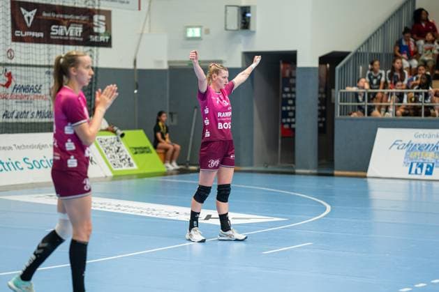 HSG Blomberg-Lippe (GER) vs. TUS Metzingen (GER), Handball, 1. Handball Bundesliga Frauen, 2. Spieltag, 06.09.2025, Saision 2025 2026, Blomberg Naina Klein (TUS Metzingen, 09) jubelt nach einem Tor Blomberg Sporthalle an der Ulmenallee Deutschland
