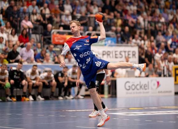 7 Meter fuer Sascha Pfattheicher (HBW Balingen Weilstetten, 30), HBW Balingen Weilstetten vs. HC Elbflorenz Dresden, Handball, 2. Bundesliga, 2. Spieltag, Saison 2025 2026, 06.09.2025 Eibner-Pressefoto Andreas Ulmer HBW Balingen Weilstetten vs. HC Elbflorenz Dresden, Handball, 2. Bundesliga, 2. Spieltag, Saison 2025 2026, 06.09.2025 Balingen Copyright: xEibner-Pressefoto AndreasxUlmerx EP_AUR