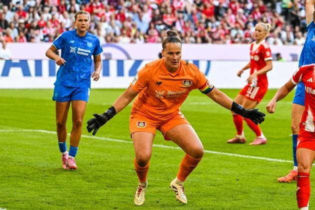 GER, 1. BL Frauen, FC Bayern München vs Bayer 04 Leverkusen 06.09.2025, Allianz-Arena, München, GER, 1. BL Frauen, FC Bayern München vs Bayer 04 Leverkusen, im Bild Friederike Repohl (Bayer Leverkusen, 27)
