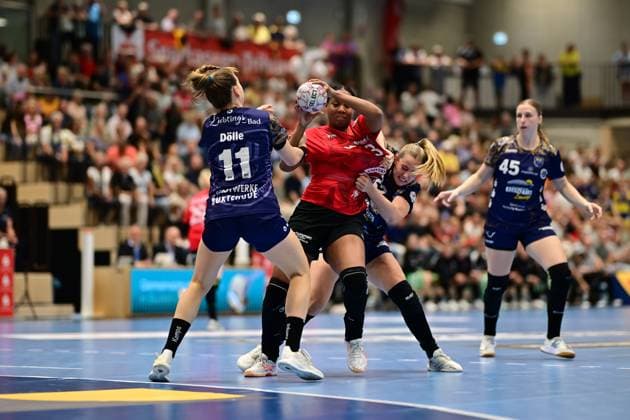 Handball I Frauen I Saison 2025-2026 I 1. HBF I 2. Spieltag I Buxtehuder SV - Thüringer SV I 06.09.2025 Isabelle Dölle (11, Buxtehuder Sportverein) Sharon Nooitmeer (3, Thüringer HC) Levke Kretschmann (22, Buxtehuder Sportverein) Buxtehude Halle Nord Niedersachsen Deutschland Copyright: xLobeca FelixxSchlikisx