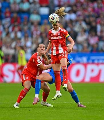 06.09.2025, Google-Pixel Frauenfussball Bundesliga 2025 2026, 1.Spieltag, FC Bayern München - Bayer 04 Leverkusen, in der Allianz-Arena München, Sarah Zadrazil (FC Bayern München)