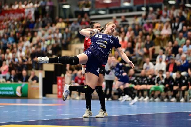 Handball I Frauen I Saison 2025-2026 I 1. HBF I 2. Spieltag I Buxtehuder SV - Thüringer SV I 06.09.2025 Wurf Jolina Huhnstock (45, Buxtehuder Sportverein) Buxtehude Halle Nord Niedersachsen Deutschland Copyright: xLobeca FelixxSchlikisx