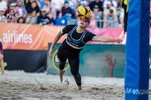 Beachvolleyball I Deutsche Meisterschaften 2025 I Timmendorfer Strand I Tag 3 I 06.09.2025 Cinja Tillmann (Eintracht Spontent) streckt sich zum Ball Timmendorfer Strand Schleswig-Holstein Deutschland Copyright: xLobeca JasperxLorenzx