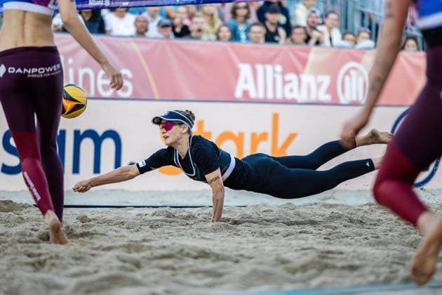 Beachvolleyball I Deutsche Meisterschaften 2025 I Timmendorfer Strand I Tag 3 I 06.09.2025 Cinja Tillmann (Eintracht Spontent) hechtet zum Ball Timmendorfer Strand Schleswig-Holstein Deutschland Copyright: xLobeca JasperxLorenzx