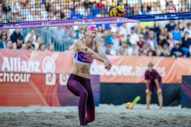 Beachvolleyball I Deutsche Meisterschaften 2025 I Timmendorfer Strand I Tag 3 I 06.09.2025 Zuspiel Nele Barber (Füchse Berlin Reinickendorf e. V.) Timmendorfer Strand Schleswig-Holstein Deutschland Copyright: xLobeca JasperxLorenzx
