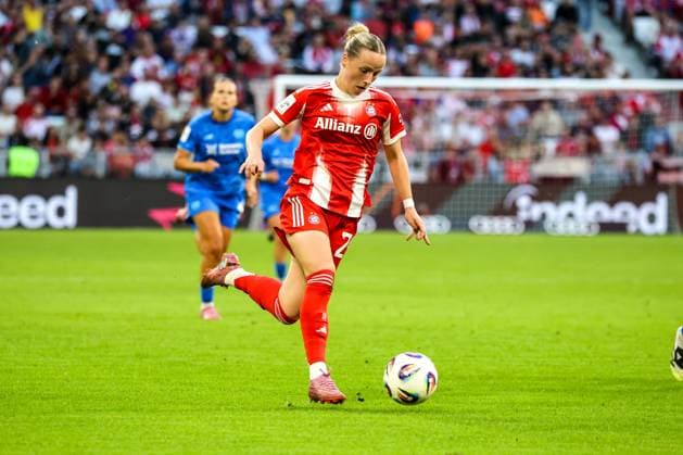 Franziska Kett (Bayern München, 20) Fussball: Frauen-Bundesliga, 1. Spieltag, FC Bayern München vs. Bayer 04 Leverkusen am 06.09.2025 in München (Allianz Arena), Deutschland München Allianz Arena Deutschland Copyright: xFranzxReindelx