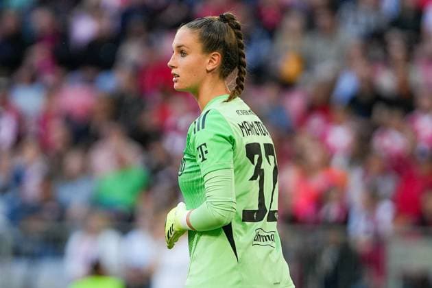 Fussball: Frauen-Bundesliga, 1. Spieltag, FC Bayern München - Bayer Leverkusen am 06.09.2025 in München (Allianz Arena), Deutschland, Saison 2025 2026 DFL REGULATIONS PROHIBIT ANY USE OF PHOTOGRAPHS AS IMAGE SEQUENCES AND OR QUASI VIDEO: Im Fokus Ena Mahmutovic (32, FCB). München Allianz Arena Deutschland Copyright: xChristophxKinzingerx