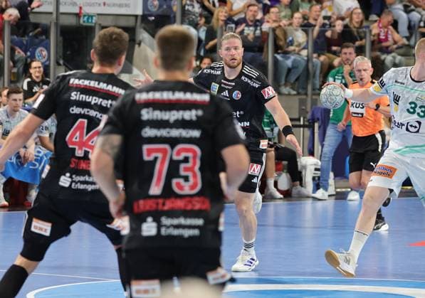 06.09.2025 - Handball - 1. Bundesliga DAIKIN HBL - Saison 2025 2026 - 03. Spieltag: HC Erlangen Metropolregion Nürnberg HCE - Frisch Auf! Göppingen - DaMa - xdaxmax - Freude Jubel Maciej Gebala (77, HC Erlangen HCE )