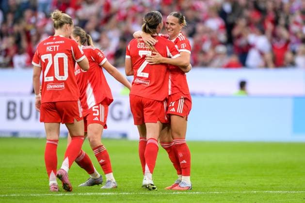 Fußball, Google Pixel Frauen Bundesliga, 20250906, FC Bayern München - Bayer 04 Leverkusen. Im Bild Bayern Torjubel bejubelt Jubel Tor 1:0. München Allianz Arena Bayern Deutschland Copyright: Passion2Press MarkusxFischerx