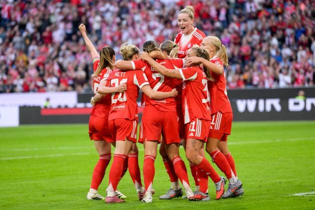 Fußball, Google Pixel Frauen Bundesliga, 20250906, FC Bayern München - Bayer 04 Leverkusen. Im Bild Bayern Torjubel bejubelt Jubel Tor 1:0. München Allianz Arena Bayern Deutschland Copyright: Passion2Press MarkusxFischerx