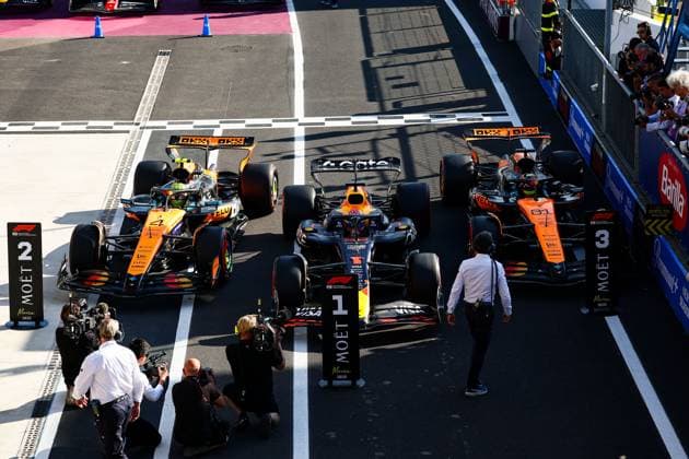 4 Lando Norris (GBR, McLaren F1 Team), 1 Max Verstappen (NLD, Oracle Red Bull Racing), 81 Oscar Piastri (AUS, McLaren F1 Team), F1 Grand Prix of Italy at Autodromo Nazionale Monza on September 6, 2025 in Monza, Italy. (Photo by HOCH ZWEI) Monza Italy