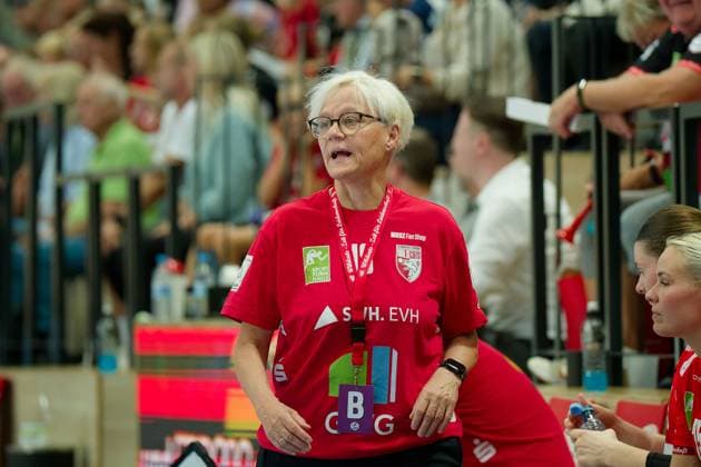 Trainerin Ines Seidler (Halle), SV Union Halle-Neustadt vs. Union Neckarsulm, Handball Bundesliga Frauen, Saison 2025 26, 2. Spieltag, 06.09.2025 Halle SWH Arena Sachsen-Anhalt Deutschland
