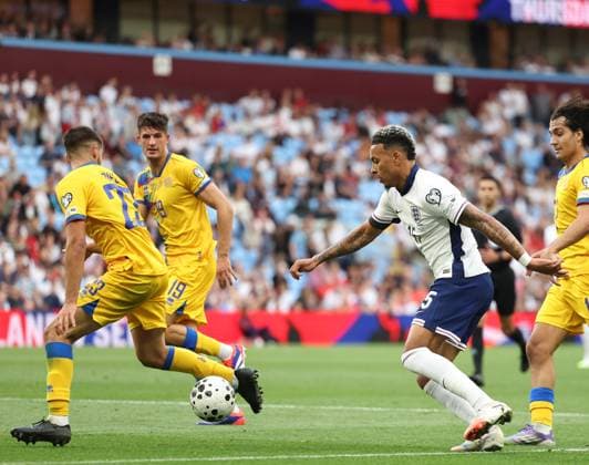 England v Andorra 2026 FIFA World Cup, WM, Weltmeisterschaft, Fussball Qualifiers Morgan Rogers of England Men runs with the ball during the 2026 FIFA World Cup Qualifiers Group K match at Villa Park, Birmingham UK Newspapers OUT Copyright: xAndyxSumnerx FIL-22186-0082