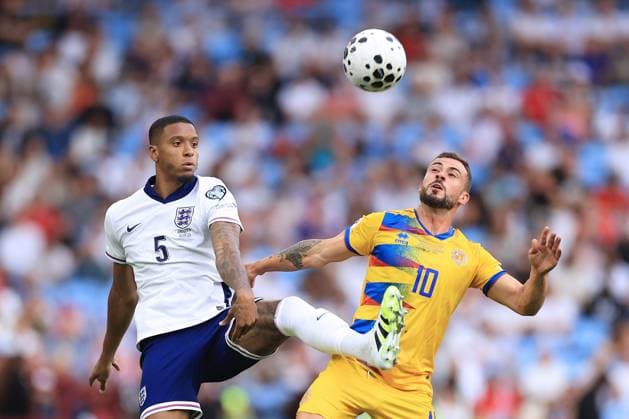 Football - 2026 FIFA World Cup, WM, Weltmeisterschaft, Fussball Qualifying (Group K) - England v Andorra 6th September 2025 - 2026 FIFA World Cup Qualifying (Group K) - England v Andorra - Ezri Konsa of England battles with Guillaume Lopez of Andorra - Photo: Simon Stacpoole Offside. Birmingham UK Copyright: xSimonxStacpoolexOffside