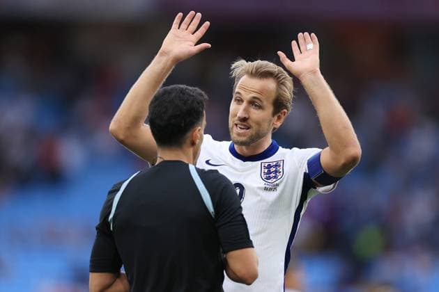 Football - 2026 FIFA World Cup, WM, Weltmeisterschaft, Fussball Qualifying (Group K) - England v Andorra 6th September 2025 - 2026 FIFA World Cup Qualifying (Group K) - England v Andorra - Harry Kane of England gestures to the referee - Photo: Simon Stacpoole Offside. Birmingham UK Copyright: xSimonxStacpoolexOffside