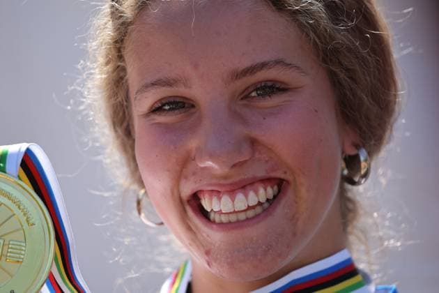 06 09 2025, ChampÃ ry, ChampÃ ry 2025 UCI Mountain Bike World Championships, Rosa Zierl (AUT) the new World Champion of the Downhill Women™s Junior ChampÃ ry Grand Paradis Valais Switzerland Copyright: xJustPictures.ch FrancescoxMinghettix jp-en-FrMi-MNG_3324
