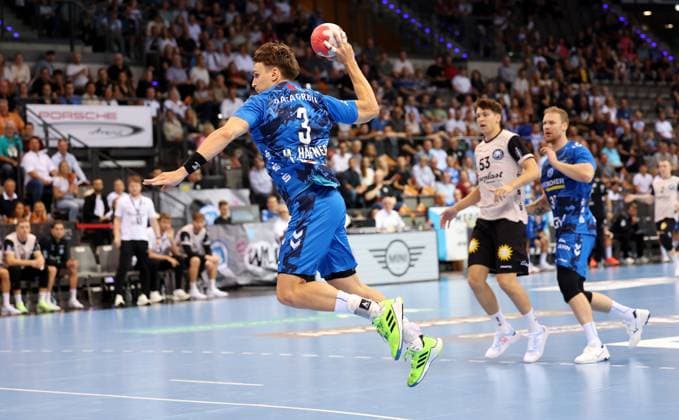 BAU 06.09.2025 Stuttgart Handball TVB Stuttgart vs. Bergischer HC, Max Häfner (TVB) am Ball