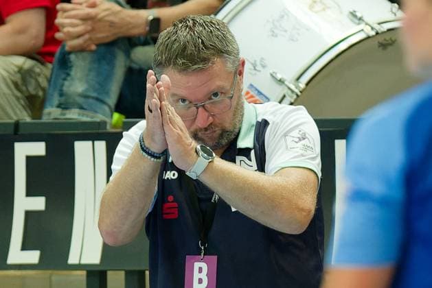 Trainer Thomas Zeitz (Neckarsulm), SV Union Halle-Neustadt vs. Union Neckarsulm, Handball Bundesliga Frauen, Saison 2025 26, 2. Spieltag, 06.09.2025 Halle SWH Arena Sachsen-Anhalt Deutschland