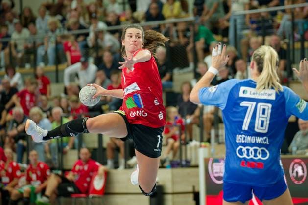Engelina Alida Corona Molenaar (Halle, 7), Paulina Uscinowicz (Neckarsulm, 78), SV Union Halle-Neustadt vs. Union Neckarsulm, Handball Bundesliga Frauen, Saison 2025 26, 2. Spieltag, 06.09.2025 Halle SWH Arena Sachsen-Anhalt Deutschland