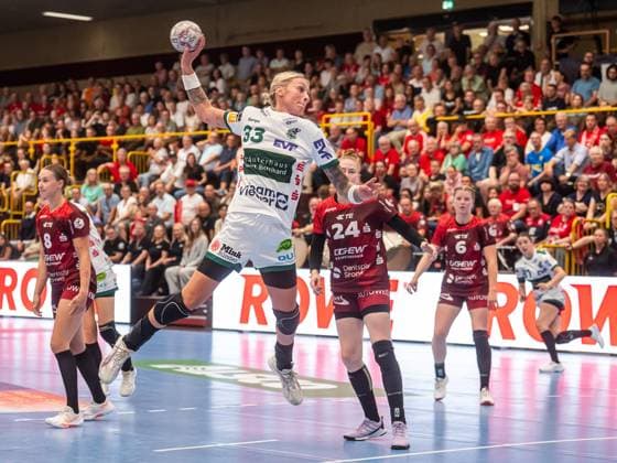 Luisa Schulze (Frisch Auf Frauen, 33) kommt am Kreis frei zum Wurf, HSG Bensheim Auerbach vs. Frisch Auf Goeppingen, Handball, 1. Bundesliga, Spielzeit 2025 2026, 06.09.2025 HSG Bensheim Auerbach vs. Frisch Auf Goeppingen, Handball, 1. Bundesliga, Spielzeit 2025 2026, 06.09.2025 Bensheim Copyright: xMichaelxSchmidt Eibner-Pressefotx EP_MST