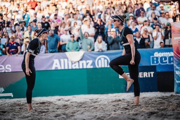 Beachvolleyball Frauen Deutsche Meisterschaften 2025 Timmendorfer Strand 06.09.2025 v.l. Cinja Tillmann und Svenja Müller jubeln nach dem Sieg Timmendorfer Strand Ahmann-Hager-Arena Schleswig-Holstein Deutschland