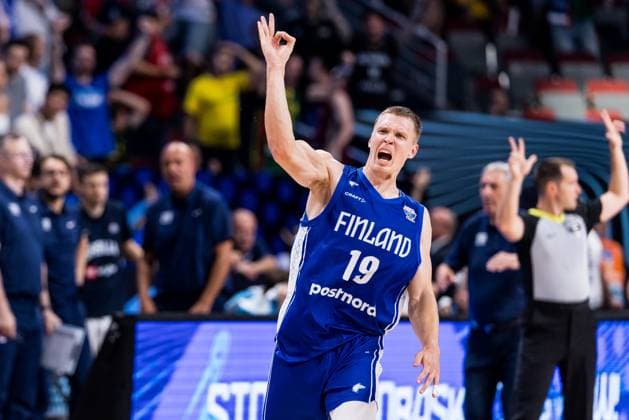 FIBA EuroBasket 2025: Serbien - Finnland; 06.09.2025 Elias Valtonen (Finnland, 19) bejubelt einen erfolgreichen Dreier, Dreipunktewurf FIBA EuroBasket 2025: Serbien - Finnland, Riga, Arena Riga am 06.09.2025 Copyright: xBEAUTIFULxSPORTS Wunderlx