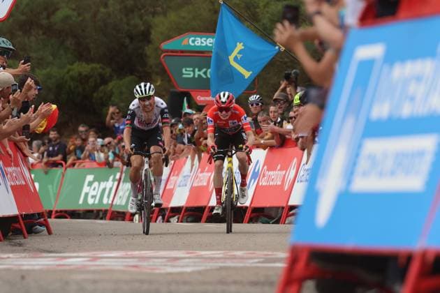 06-09-2025 Vuelta A Espana; Tappa 14 Aviles - La Farrapona; 2025, Uae Team Emirates - Xrg; 2025, Visma - Lease A Bike; Almeida, Joao; Vingegaard, Jonas; La Farrapona; 